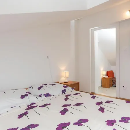 Apartment Lana Old Town Center