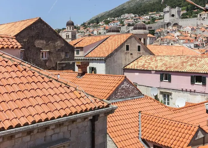 Lana Old Town Center *